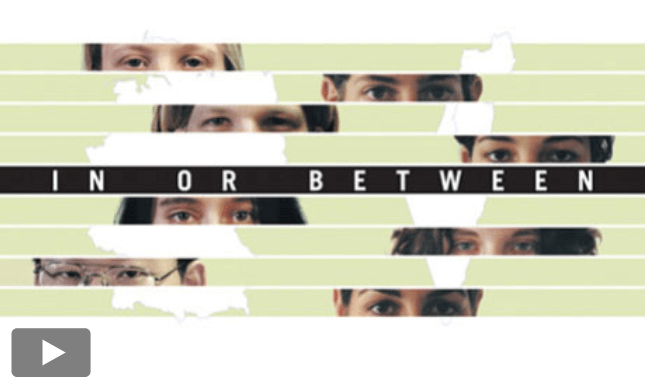 Cover von In or between. Über das Leben von Jugendlichen in Israel und Deutschland zwischen ihren Kulturen. Teil 1 und 2 (DVD)