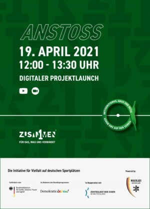 Das Bild hat einen grünen Hintergrund der aussieht wie ein Fußballrasen mit dazugehörigen Mittelkreis. Darauf steht Anstoss 19. April 2021 12:00 - 13:30 Uhr Digitaler Projektlaunch. Das Bild gehört zum Beitrag Projektvorstellung Zusammen1