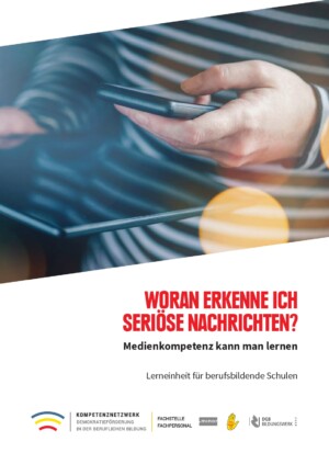 Auf dem Bild sieht man einen Ausschnitt eines Menschen der in einer Hand ein Tablett hält und in der anderen ein Smartphone. Unter dem Bild steht Woran erkenne ich seriöse Nachrichten