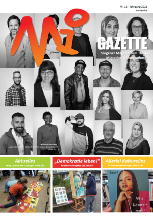 Auf dem Bild steht MiGazette und schwarz-weiß Portraitfotos von unterschiedlichen Menschen sind abgebildet, darunter drei Überschriften zu drei Rubriken: Veranstaltungen, Demokratie leben!, Vielfalt und jeweils ein passendes Foto unter den Rubriken