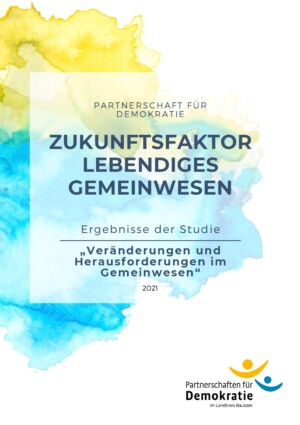 Auf dem Bild steht Zukunftsfaktor lebendiges Gemeinwesen. Darunter Ergebnisse der Studie "Veränderungen und Herausforderungen im Gemeinwesen" 2021. Der Hintergrund des Bildes ist weiß, mit links bis in die Mitte reichend und sich ebenfalls überlappender gelber und blauer Farbe.