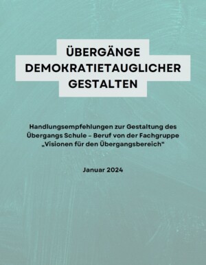 Den Hintergrund des Bildes bilden unterschiedliche türkise Farbschattierungen. Die Pinselabdrücke sind dabei deutlich zu erkennen. Auf dem Hintergrund steht Übergänge demokratietauglicher gestalten