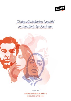 Auf dem Bild sind vier animierte Köpfe zu sehen. Mutmaßlich von zwei Männern und zwei Frauen. Sie sind unterschiedlich groß und transparent animiert, sodass sie zwar übereinander bzw. ineinander gelegt sind, aber alle vier in unterschiedlicher Intensität klar erkennbar sind. Drei von den Köpfen sind in einem Rotstich gehalten, während die Person mit Kopftuch in blauen Ton gefärbt ist. Über den Köpfen steht Zivilgesellschaftliches Lagebild antimuslimischer Rassismus. Darunter steht Ausgabe 2025. Antimuslimische Vorfälle in Deutschland 2024.
