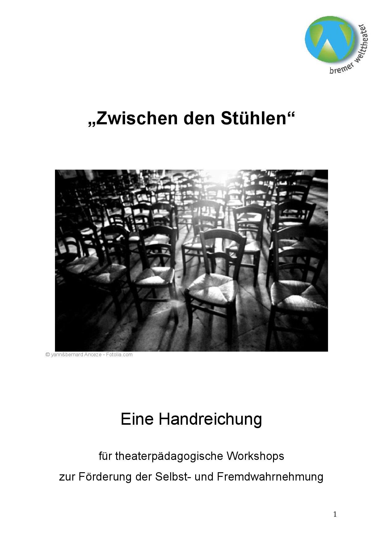 Cover von "Zwischen den Stühlen" Eine Handreichung für theaterpädagogische Workshops zur Förderung der Selbst- und Fremdwahrnehmung